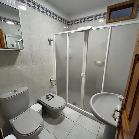 Retro Vintage Toscal Bus Stop 5p Лос-Реалехос